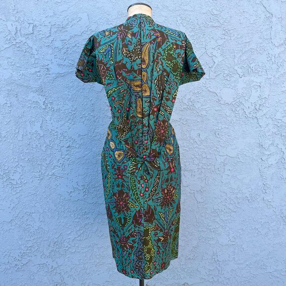 Vintage 60s Sheath Dress Size XS/Small with Bold Bohemian Print Vented back - Picture 3 of 7